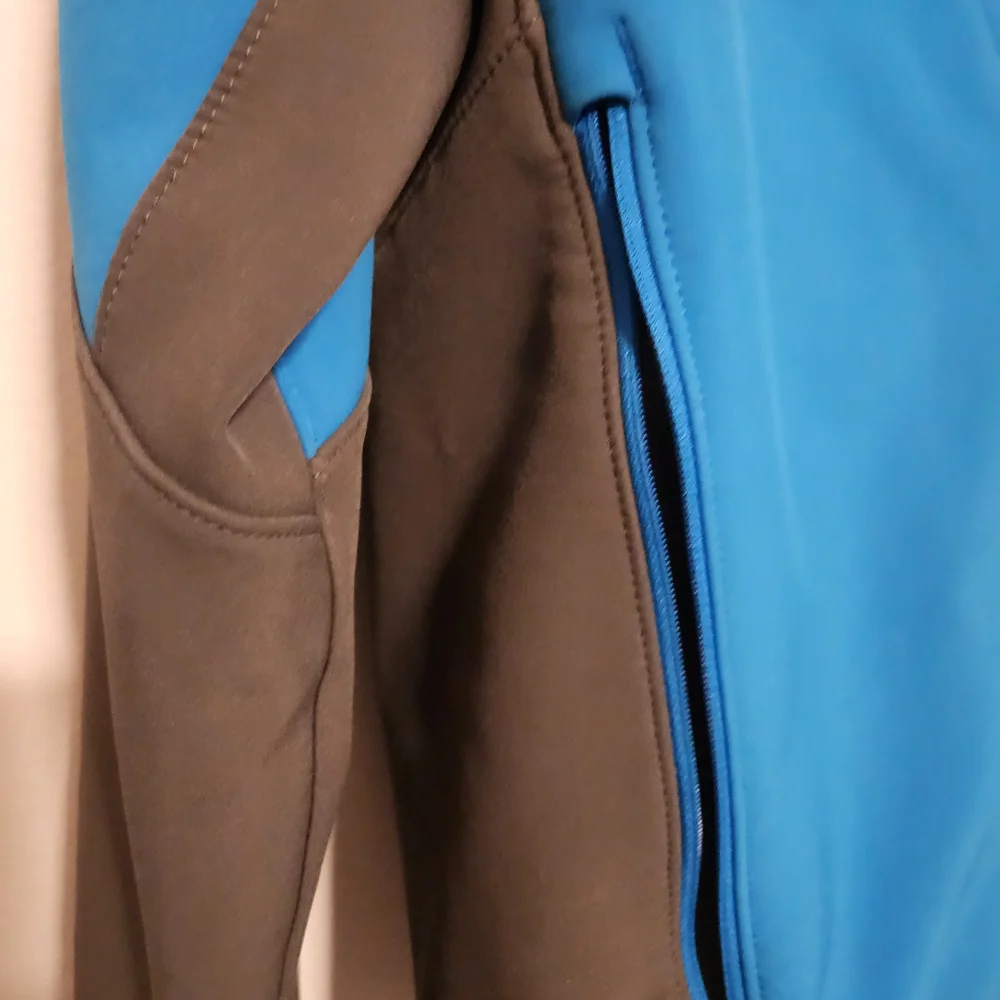 The North Face Blue Gray Softshell Jacket Men’s Medium Full Zip Outdoor